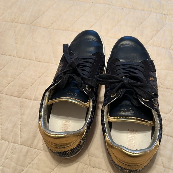 Act gold smaller - Picture 2 of 3